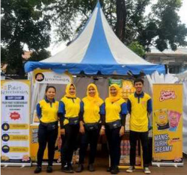 Dairy Champ Ramadan booth team at a mosque bazaar